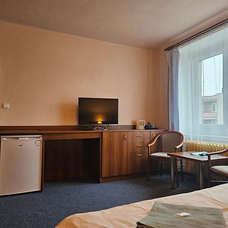 פארדוביצה Hotel Trim מראה חיצוני תמונה