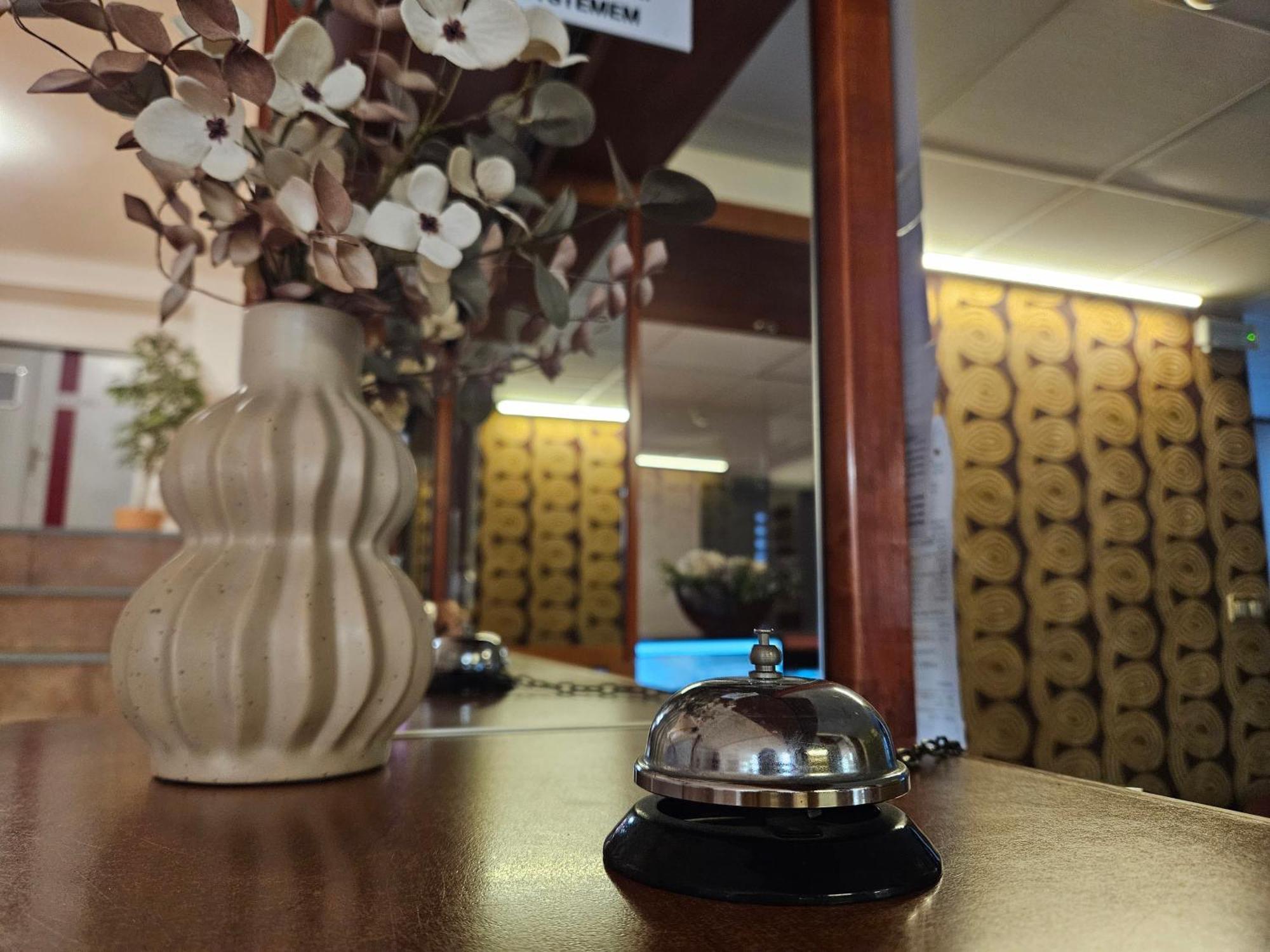 פארדוביצה Hotel Trim מראה חיצוני תמונה
