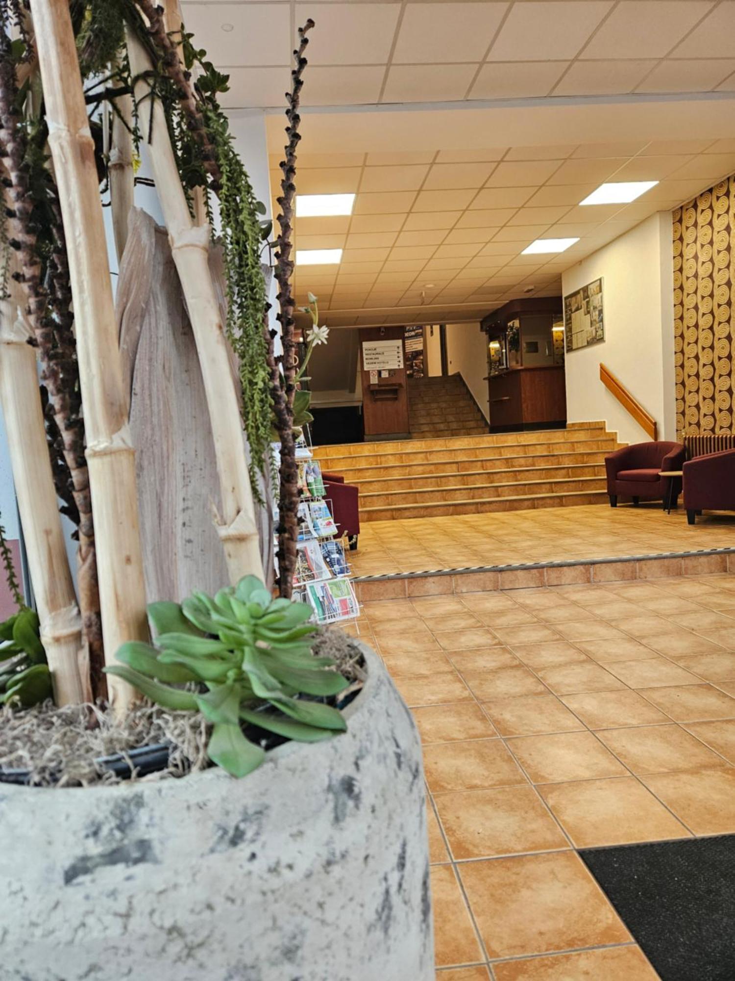 פארדוביצה Hotel Trim מראה חיצוני תמונה