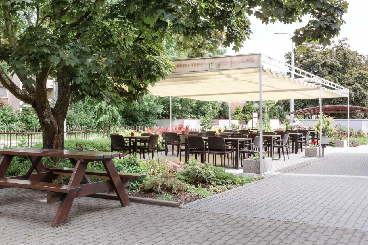 פארדוביצה Hotel Trim מראה חיצוני תמונה